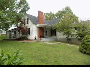 720 W 1st St, Carrollton, MO 64633