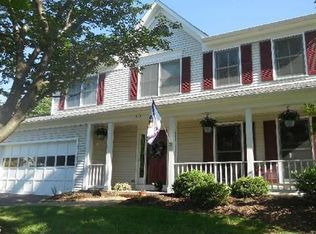 1452 Powells Tavern Pl, Herndon, VA 20170