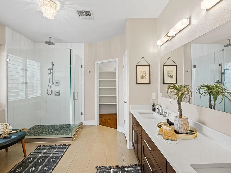 8112 Cobblestone — Photo 22