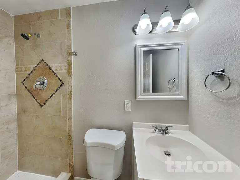 1707 W Hanlon St — Photo 9