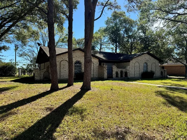 413 Elm Dr, Ganado, TX 77962