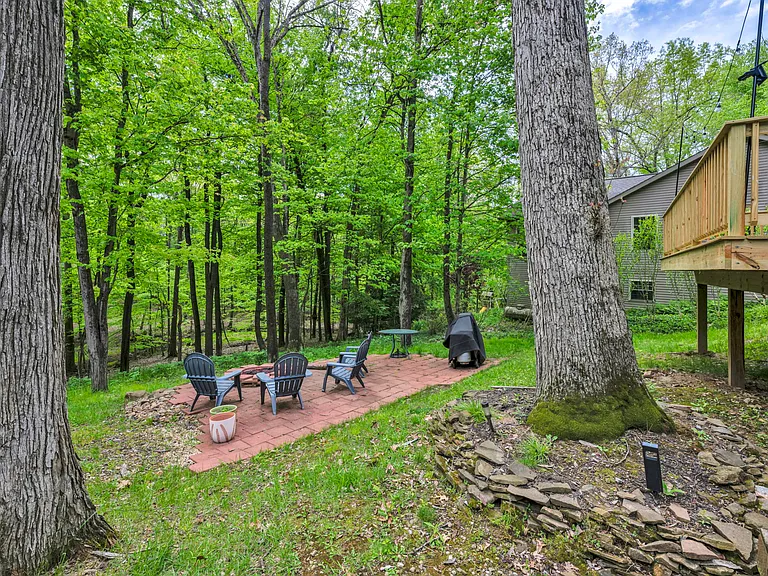 410 Apple Hill Dr N — Photo 23