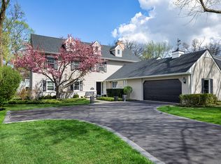 921 Woodbine Ln, Northbrook, IL 60062