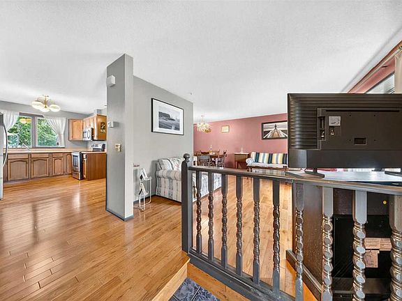 4th image of 315 W Thistle Way