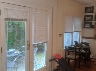 538 Green St APT 1, Cambridge, MA 02139