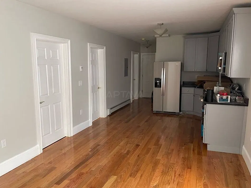 4 bed, $5,000 — Photo 3
