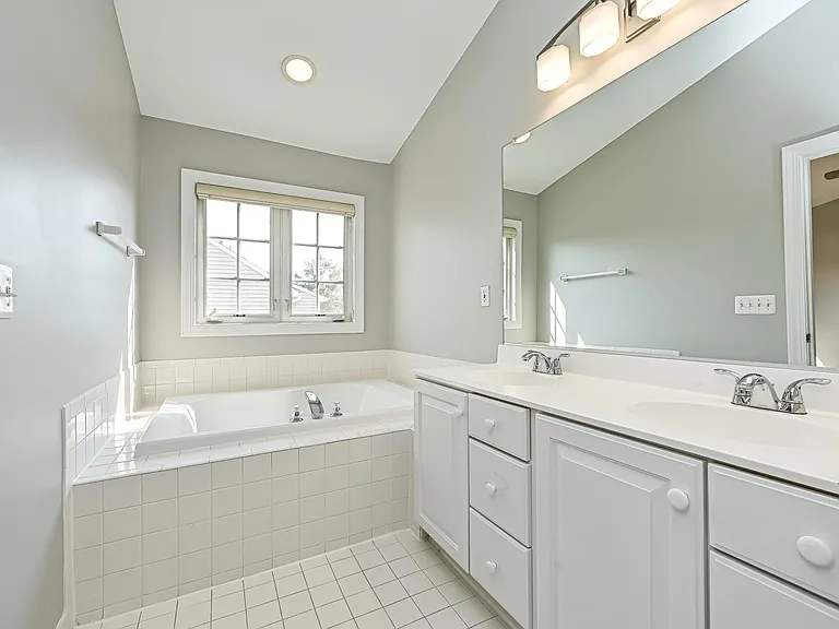 43045 Golf View Dr — Photo 32