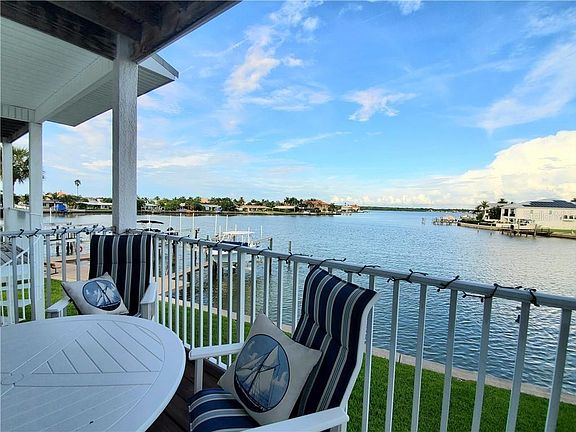 4th image of 123 Yacht Club Cir