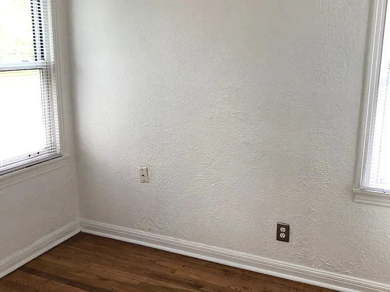 903 Conder St — Photo 14