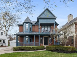 316 Glendale Ct, Rochester, MI 48307