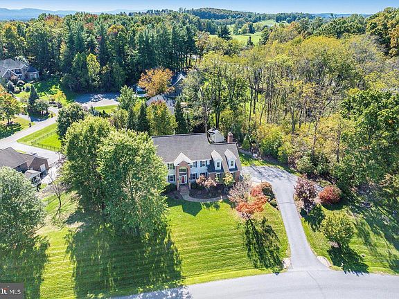 3rd image of 3525 Traveler Rd