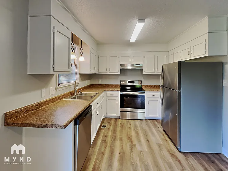4317 Freeport Dr — Photo 3