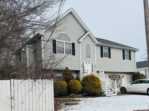 1015 Forbes St, New Bedford, MA 02745