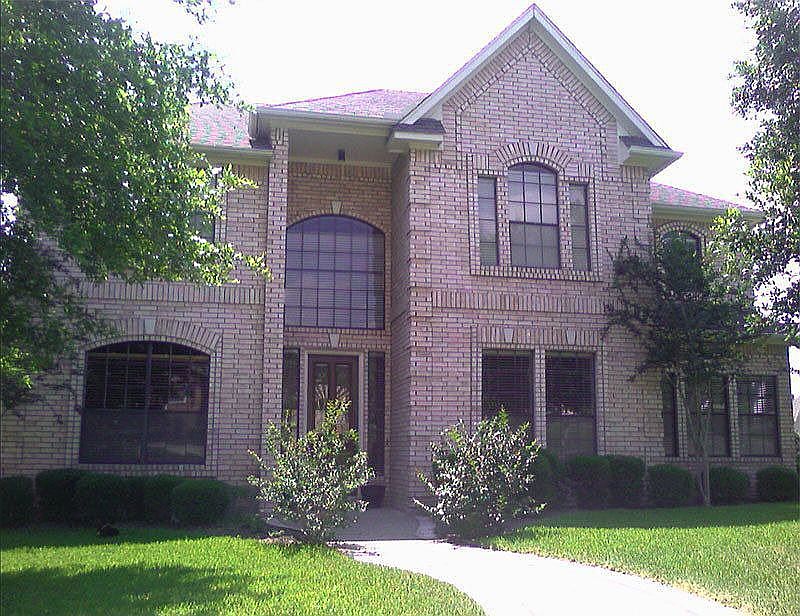 1st image of 101 Canterbury Green Dr