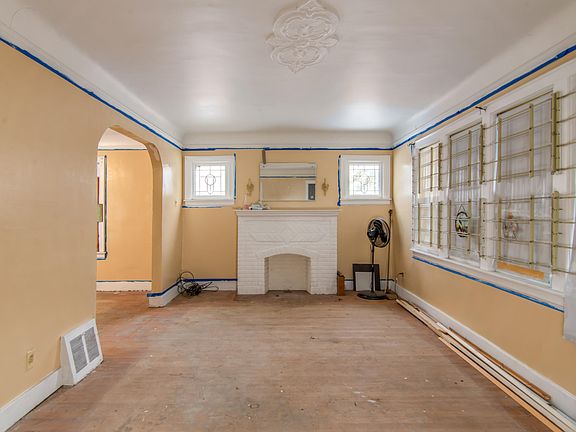 4th image of 14741 Coram St