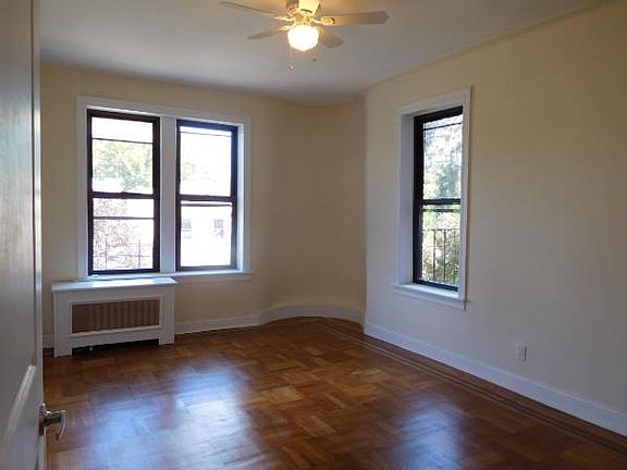 5th image of 848 E 28th St APT B1