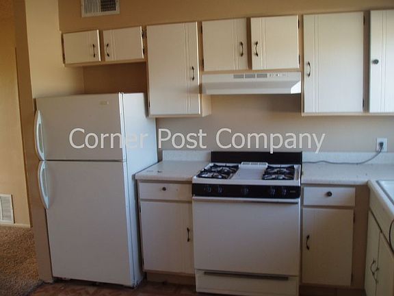 3rd image of 3600 Bryn Mawr Dr NE APT C