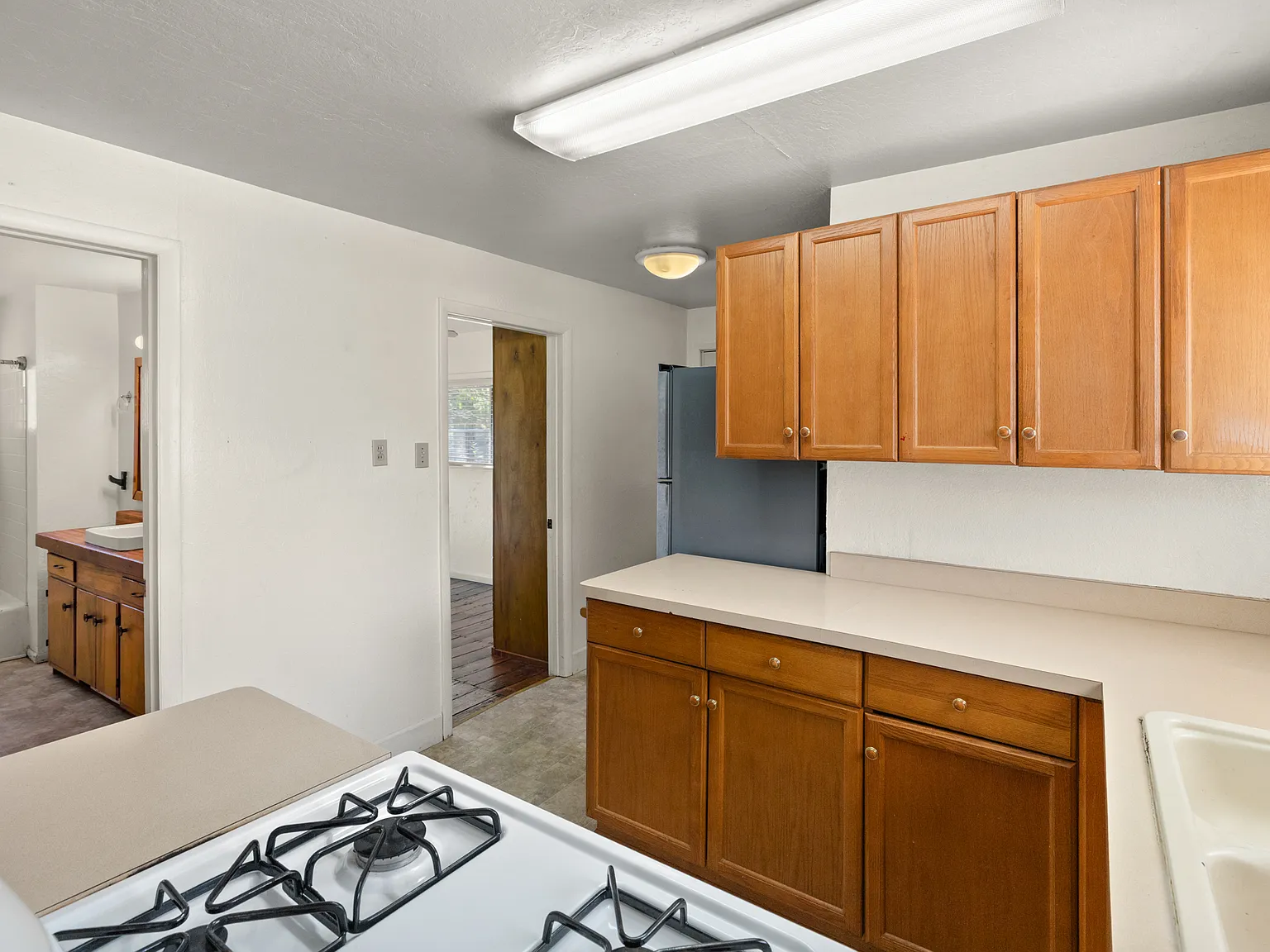 3 bed, 1100 sqft, $1,800 — Photo 3