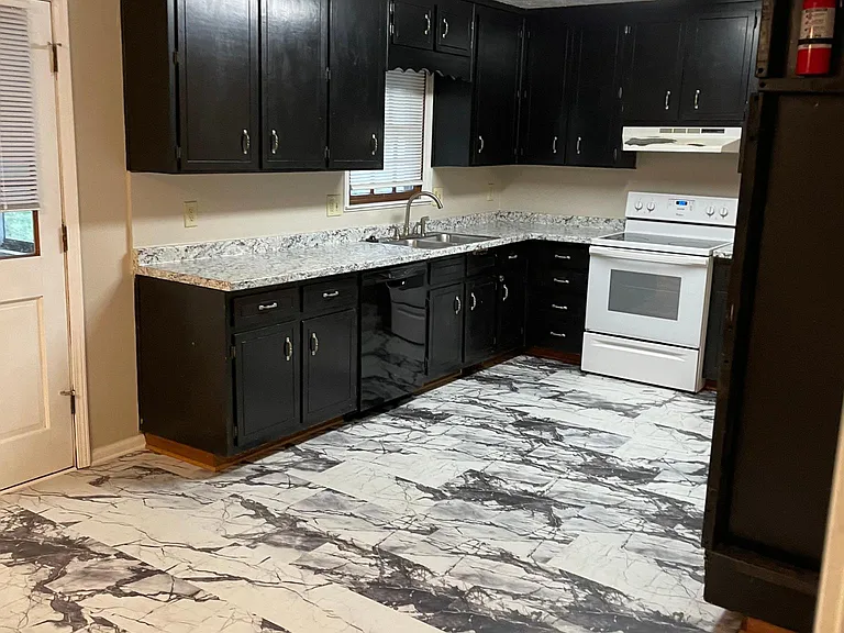 4220 Terrace Dr — Photo 6