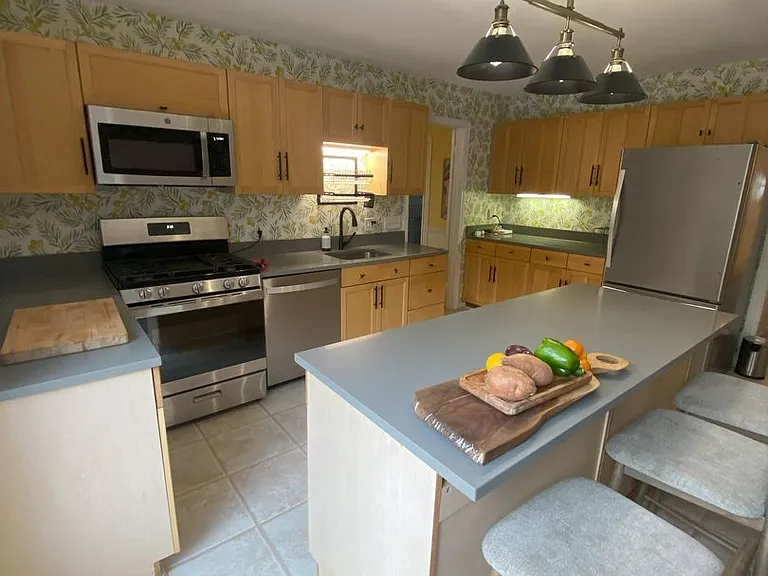 65 Leroi Dr — Photo 10