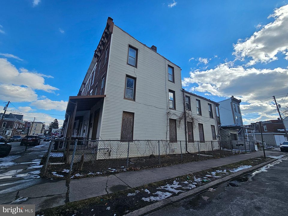 2nd image of 1201 Chestnut St