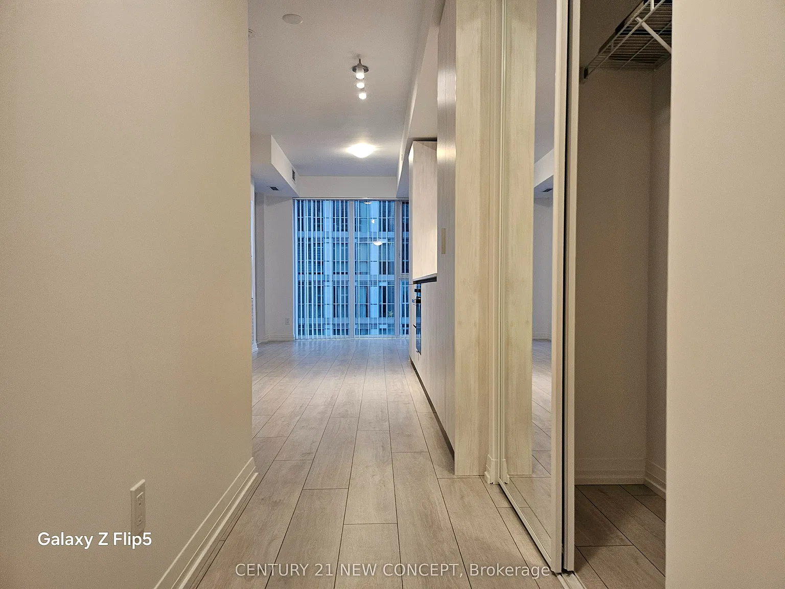 1 bed, $2,400 — Photo 4