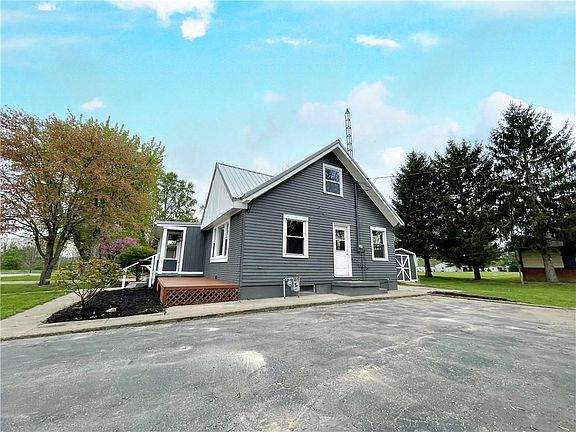 3rd image of 1007 Watson St