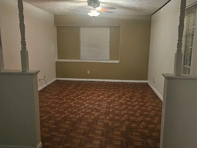 4011 Alshire Dr — Photo 38