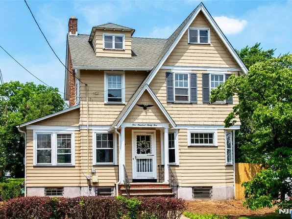 135 Colfax Ave E, Roselle Park, NJ 07204