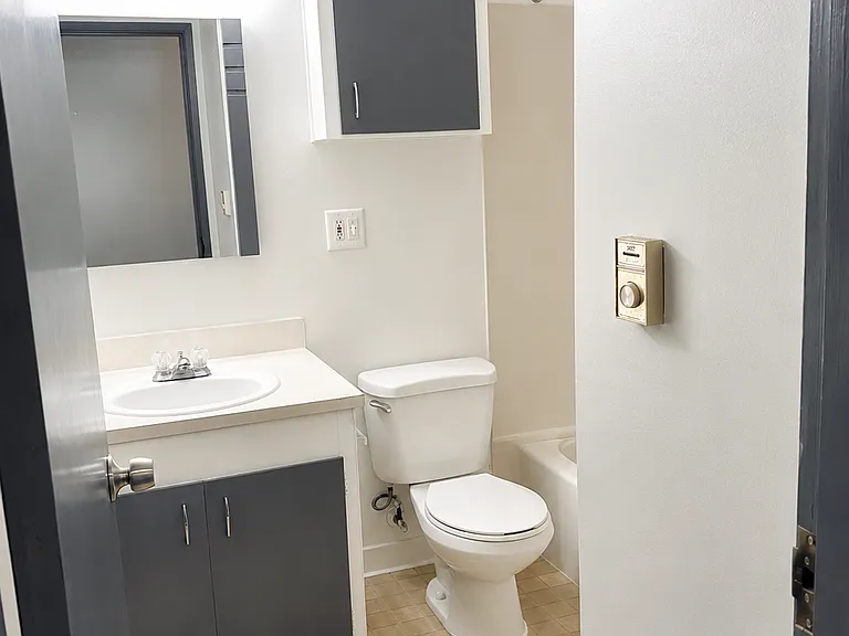 703 Woodford Ave N #2 — Photo 14