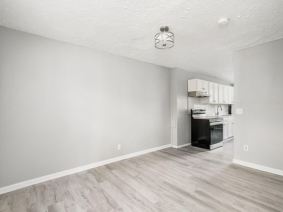 5th image of 186 Avondale Ave #3