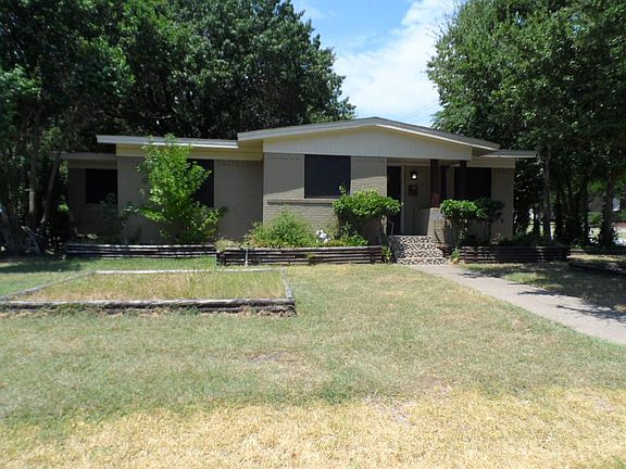 4th image of 100 Dover Dr