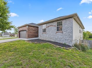 5703 S Vicksburg Battle Ct, Battlefield, MO 65619