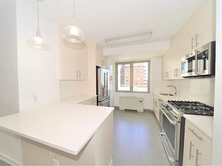 444 E 82nd St #4M — Photo 6