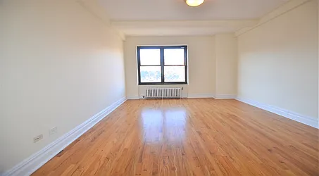 Rented by Manhattan Realty Group