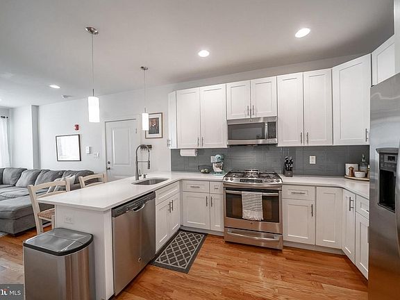4th image of 316 Richmond St #1