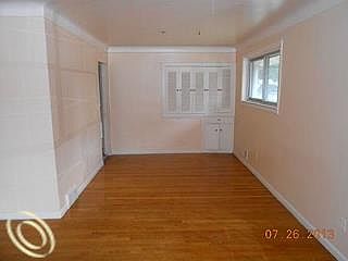 4th image of 21800 Gardner Ave