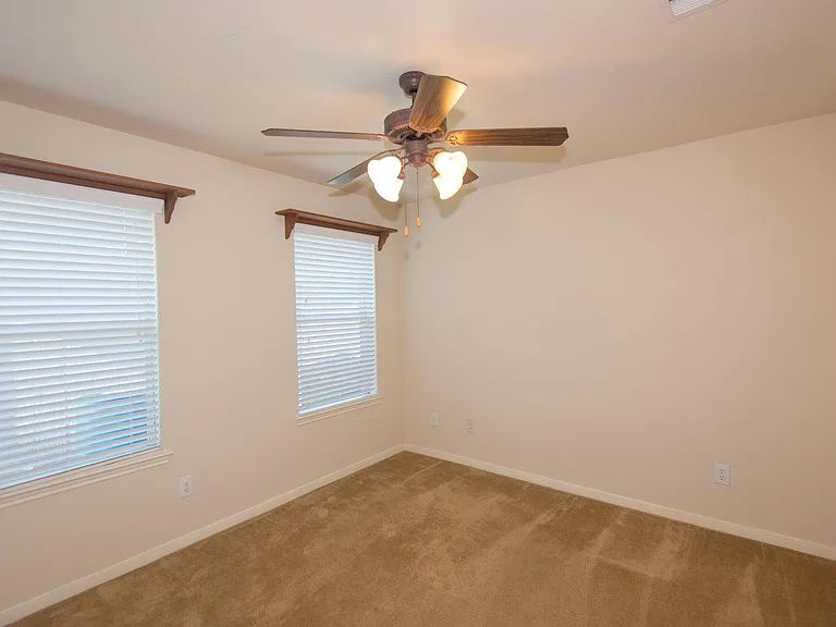 13607 Manor Crest Ln — Photo 22