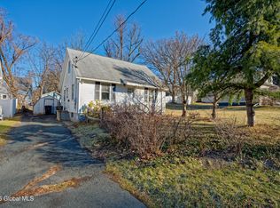 12 Jesse Ct, Troy, NY 12180