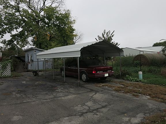 2nd image of 10021 Hickory St