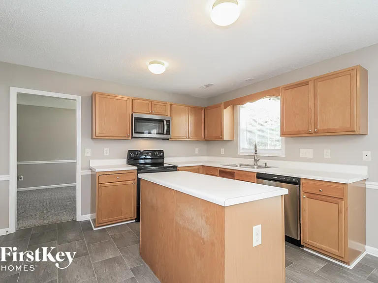 1554 Pecan Ln — Photo 5