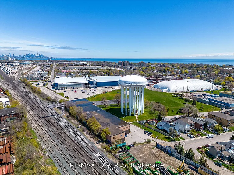 3261A Lakeshore Rd W #101 — Photo 29