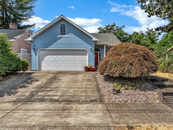 52697 NE 2nd St, Scappoose, OR 97056