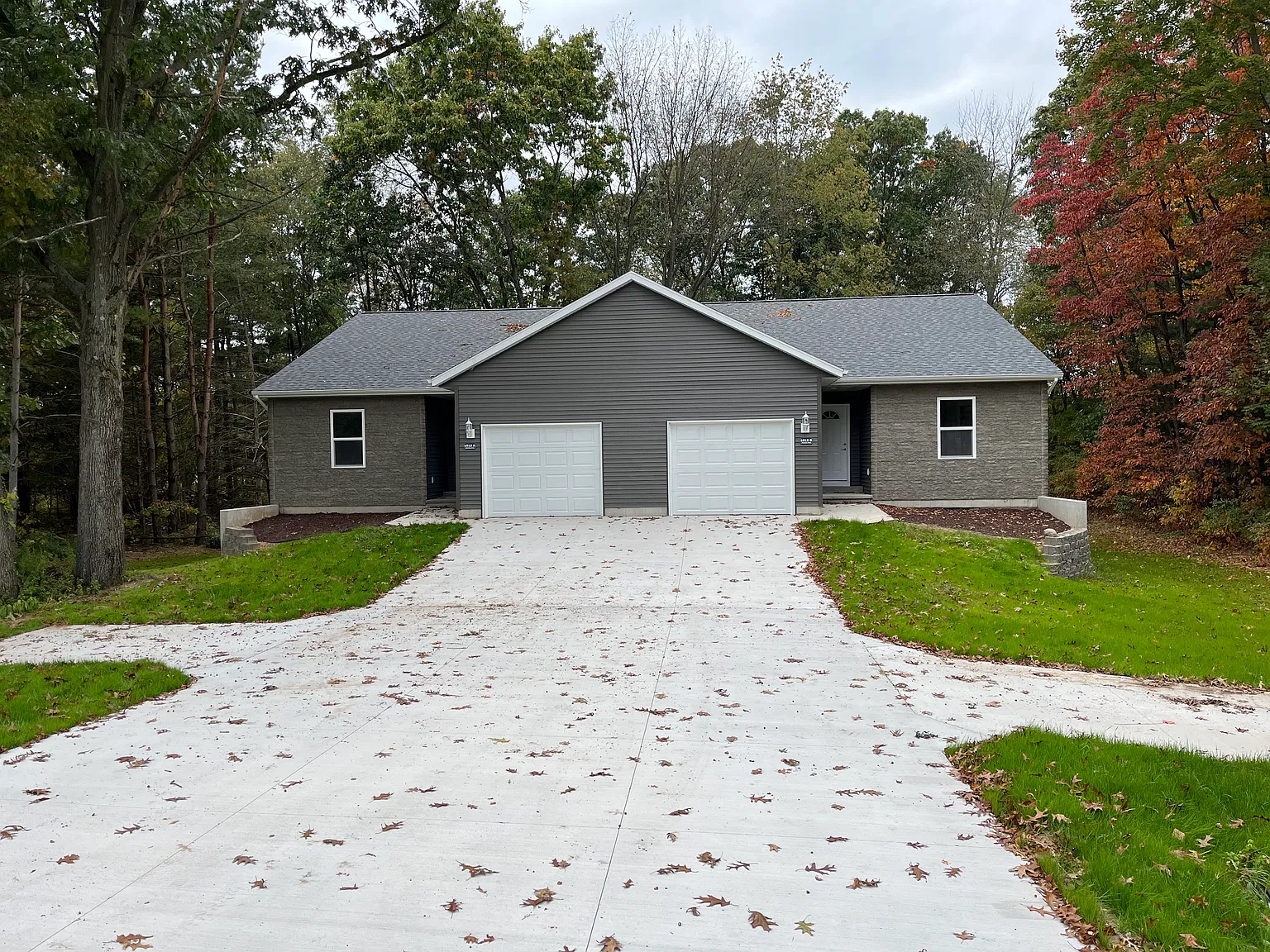 1012 Shalinda Dr — Photo 1
