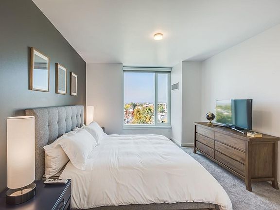 5th image of 112 S Corona St #6