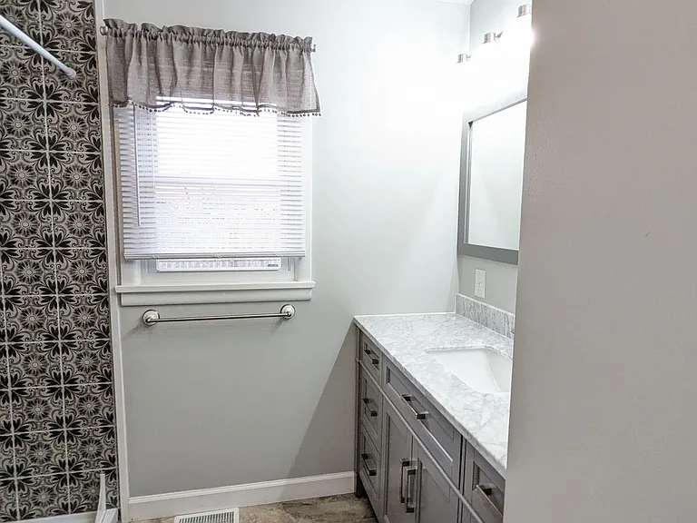 614 E Sunset Dr — Photo 11