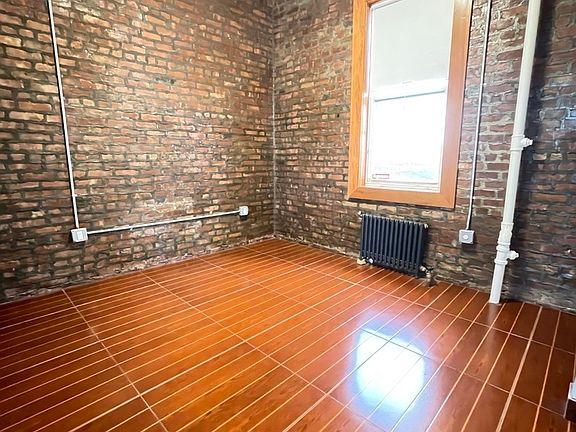 4th image of 295 Manhattan Ave #1