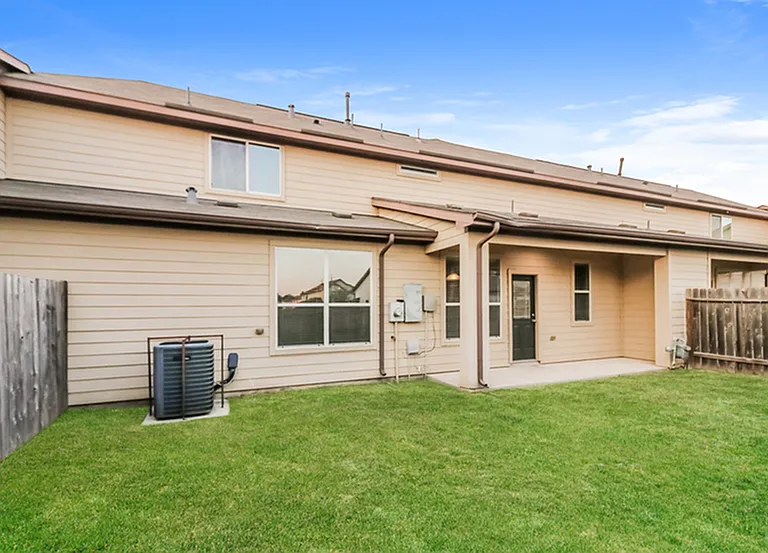 12206 Ghita Ln — Photo 5