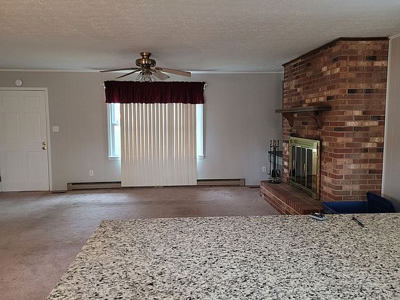 4th image of 136 Holly Hill Dr