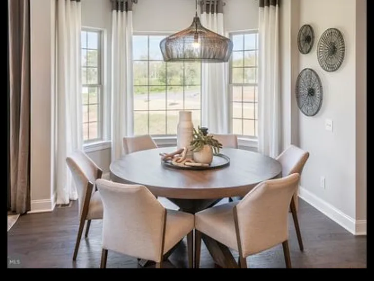 409 Sanctuary Ct — Photo 9